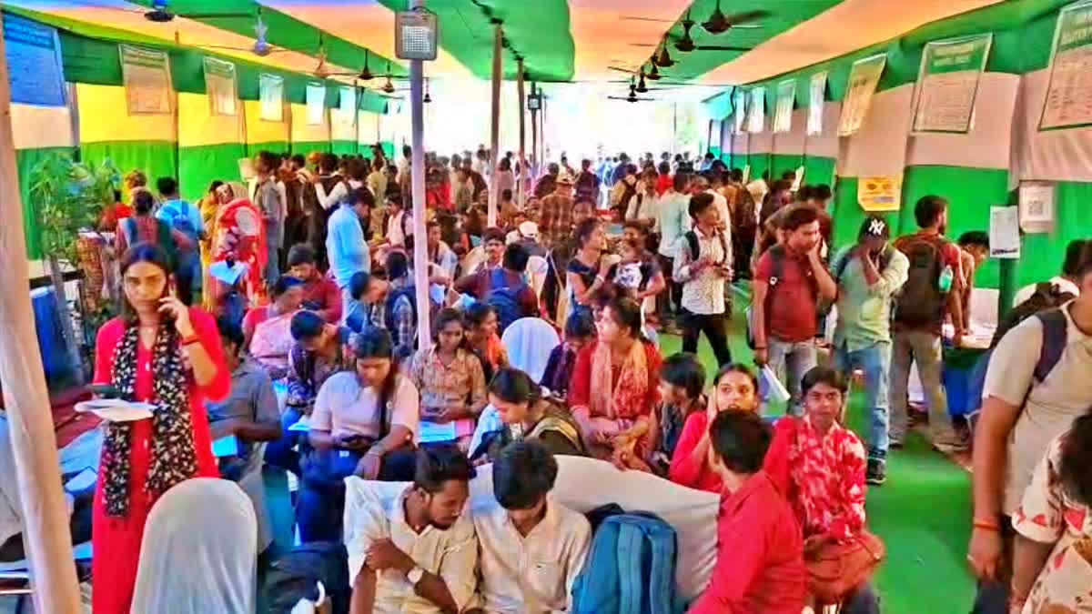 धनबाद रोजगार मेले से जुड़ी प्रतीकात्मक खबर छवि
