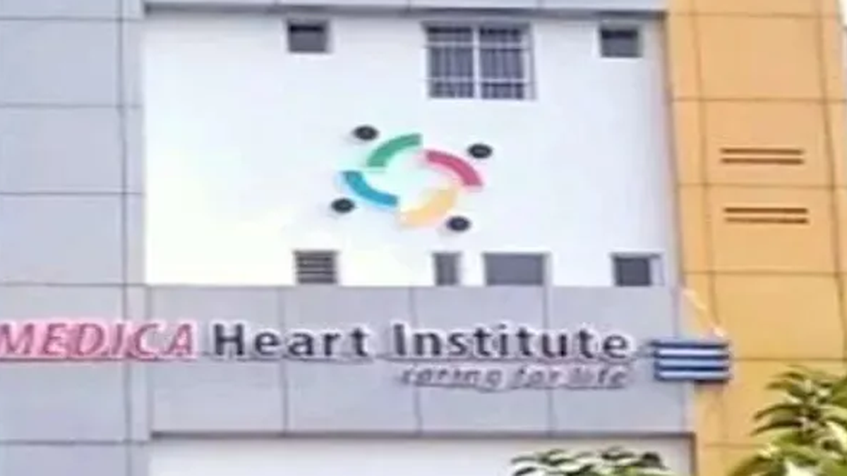 धनबाद में असर्फी अस्पताल पर नगर निगम की कार्रवाई से जुड़ी खबर