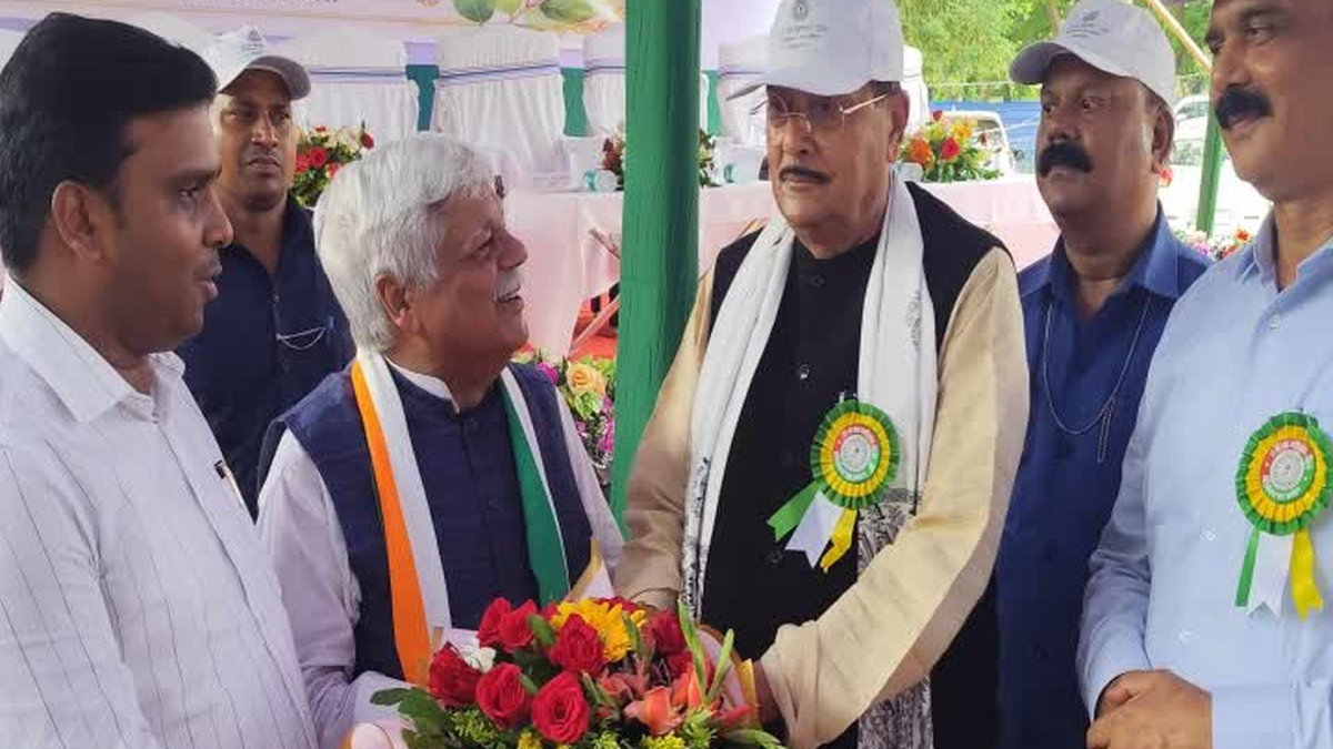 पलामू में वन महोत्सव के दौरान जंगल संरक्षण और आजीविका पर जोर