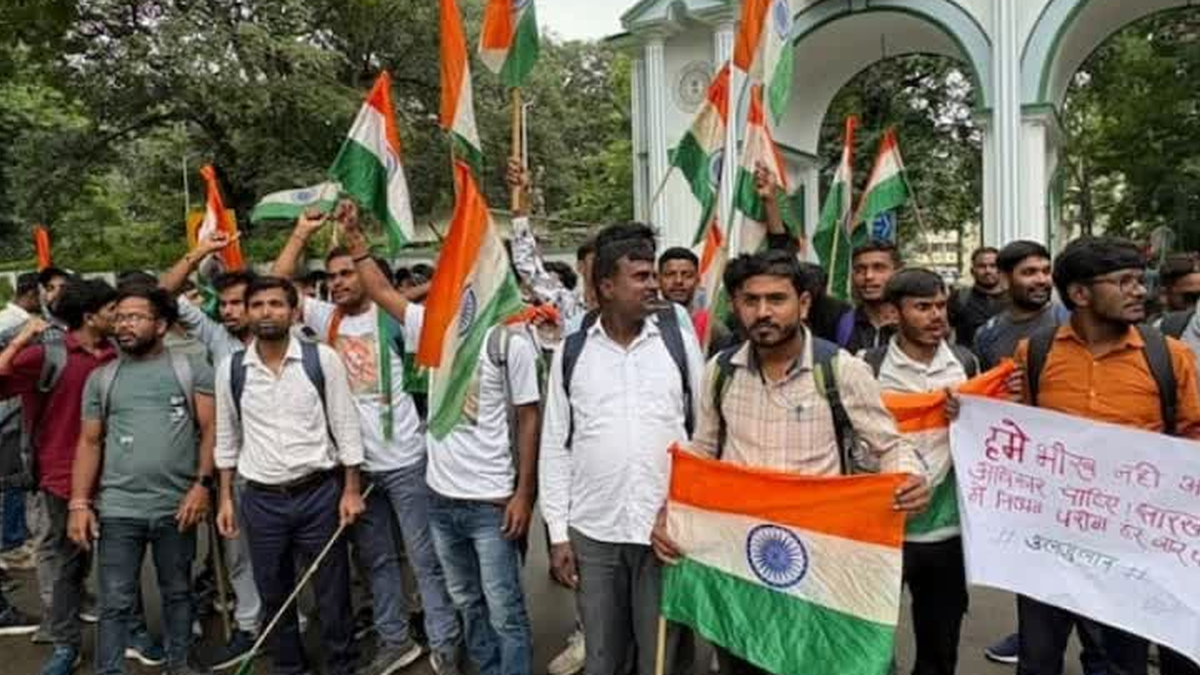 रांची में JPSC-JSSC गड़बड़ी के विरोध में विधानसभा की ओर कूच करते छात्रों से जुड़ी खबर