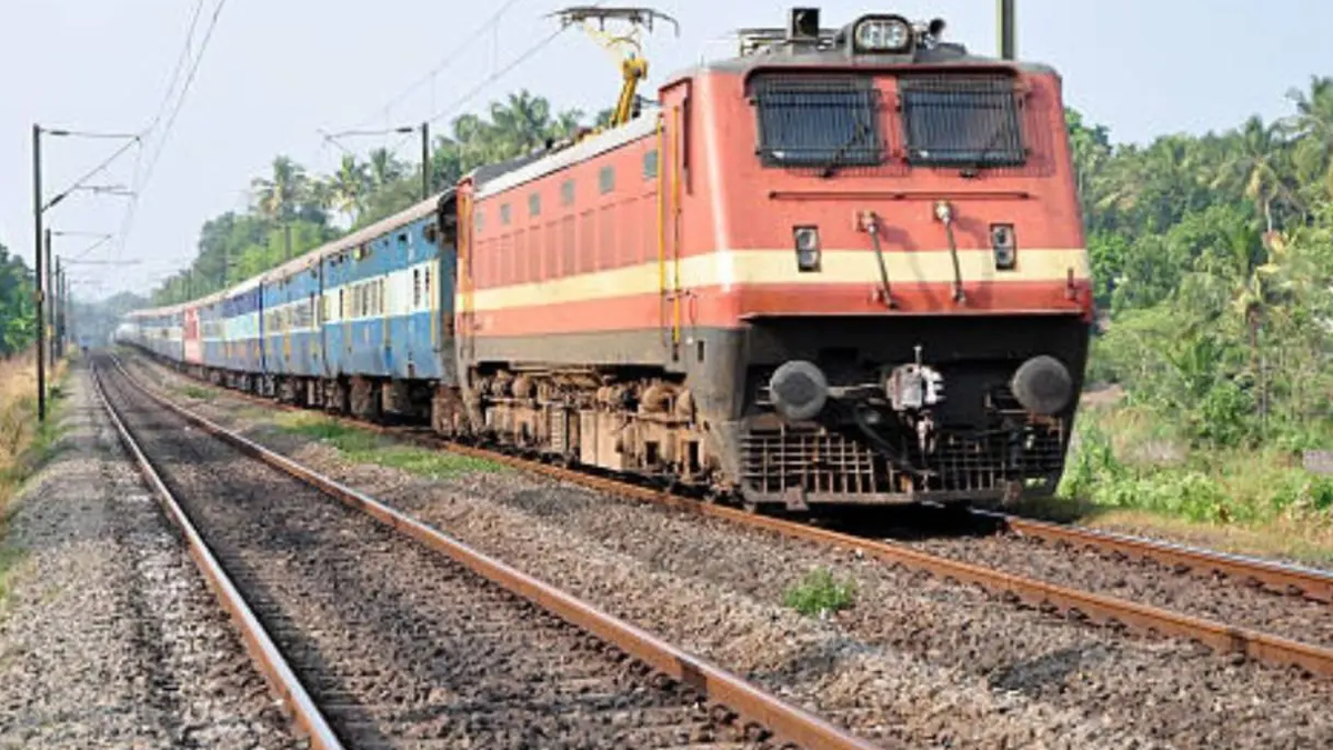 चक्रधरपुर रेल मंडल में ट्रैक कार्य के कारण ट्रेनें रद्द रहने की सूचना
