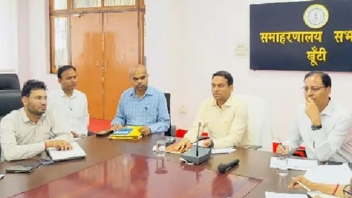 खूंटी में मंईयां सम्मान योजना की लाभुकों को SHG से जोड़ने का निर्देश