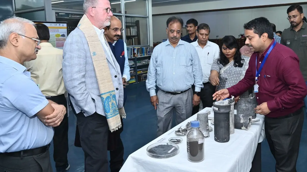 जमशेदपुर स्थित CSIR-NML में कनाडा के वाणिज्य मंत्री के दौरे से जुड़ी खबर