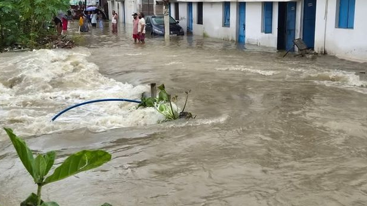 चाईबासा में बारिश के बाद निचले इलाकों में जलजमाव की स्थिति