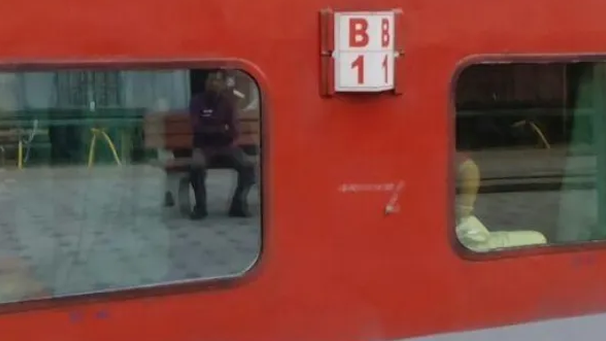 धनबाद रेल रूट पर अक्टूबर में ट्रेनों के रद्द होने की सूचना