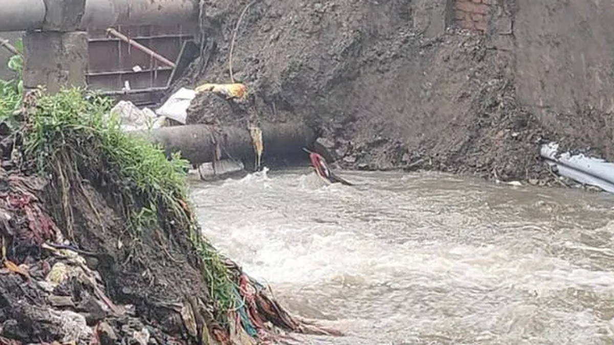 धनबाद में झिलिया पुल डायवर्सन बहने से कुमारधुबी और मैथन के बीच संपर्क बाधित