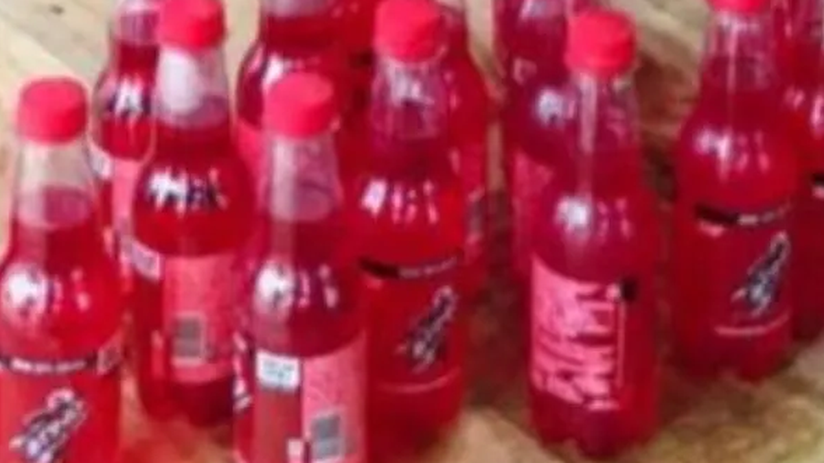 देवघर में खाद्य सुरक्षा विभाग की कार्रवाई के दौरान जब्त खाद्य सामग्री