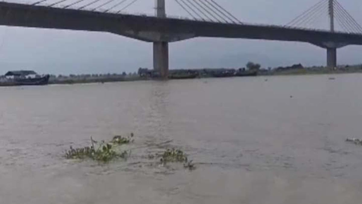 साहिबगंज में गंगा नदी के बढ़े जलस्तर को लेकर प्रशासन अलर्ट