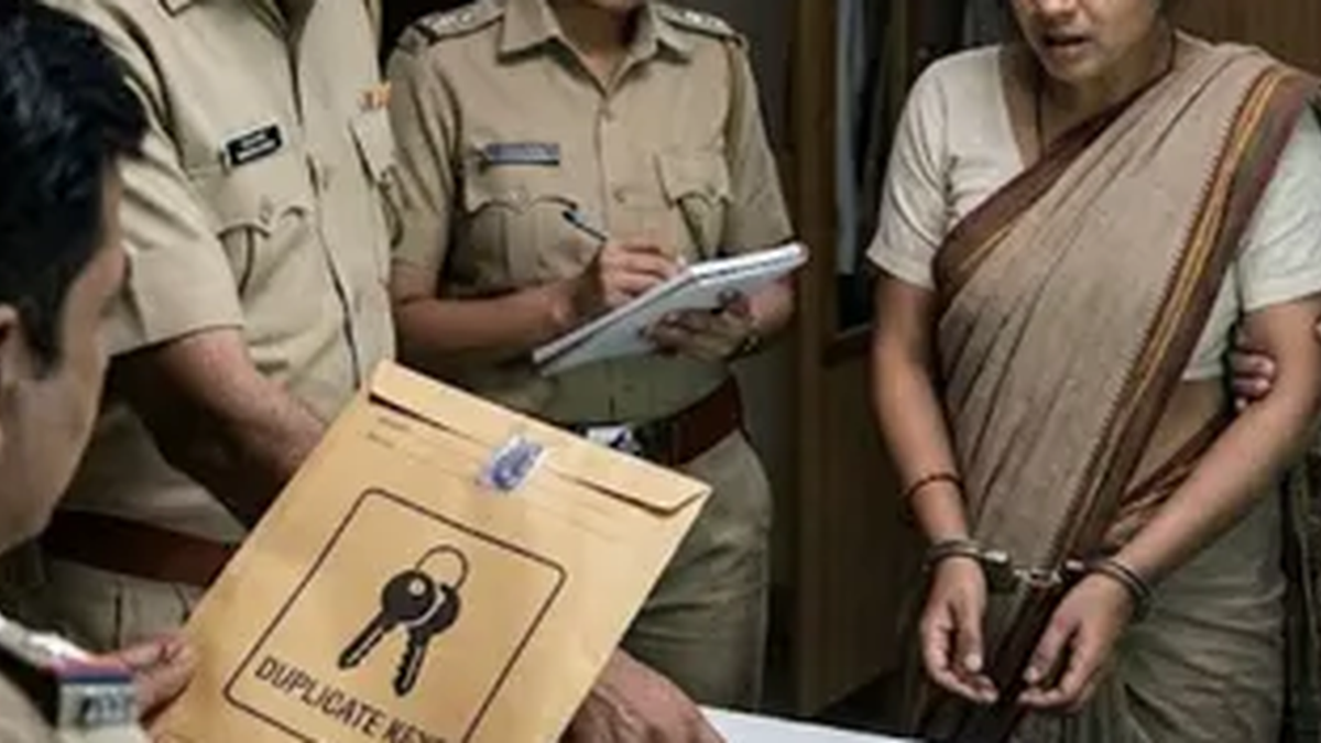 मेदिनीनगर के कुंड मोहल्ले में अधिवक्ता के घर हुई चोरी की जांच से संबंधित प्रतीकात्मक दृश्य