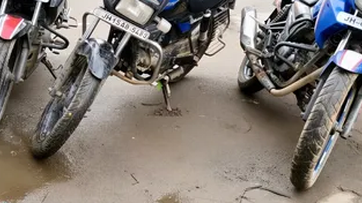हजारीबाग में छिनतई गिरोह के खिलाफ पुलिस कार्रवाई का दृश्य