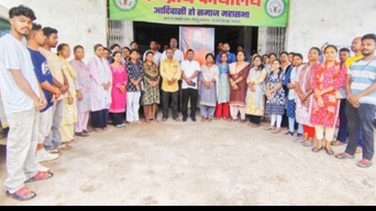 चाईबासा में ओत गुरु कोल लाको बोदरा की प्रतिमा लगाने का प्रस्ताव