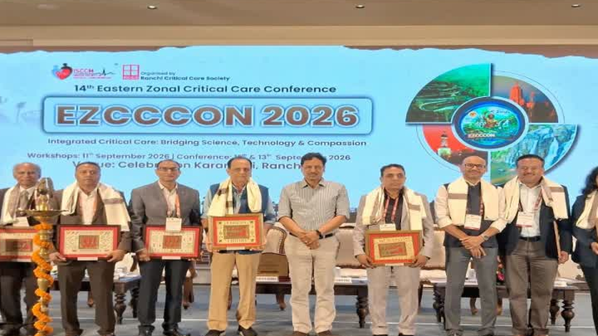रांची में आयोजित ईस्ट जोन क्रिटिकल केयर कॉन्फ्रेंस में उपस्थित स्वास्थ्य अधिकारी और चिकित्सक
