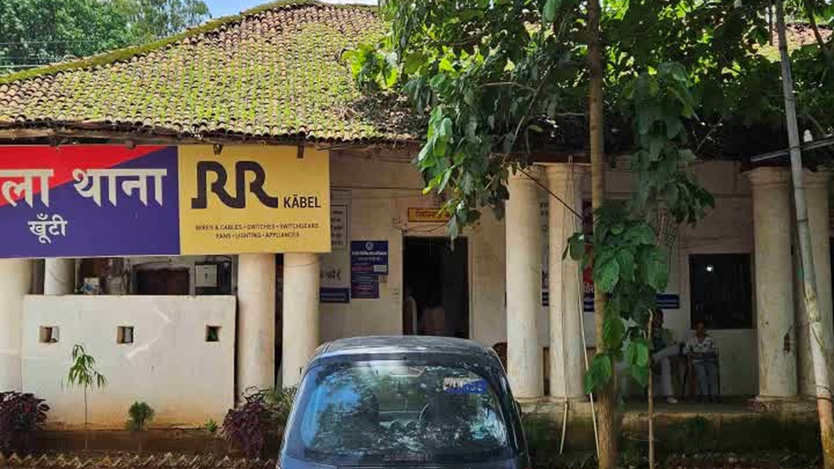 खूंटी के तोरपा क्षेत्र में दो नाबालिग बच्चियों को मुक्त कराने की पुलिस कार्रवाई
