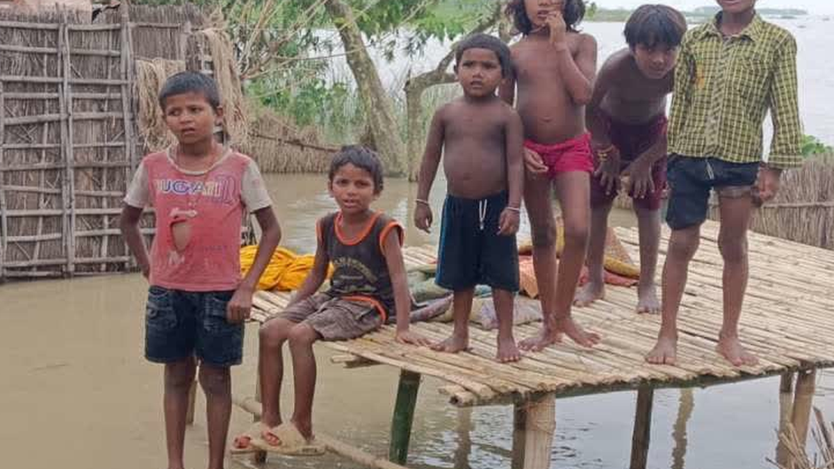 साहिबगंज में गंगा के बढ़ते जलस्तर से प्रभावित दियारा और रिहायशी क्षेत्र