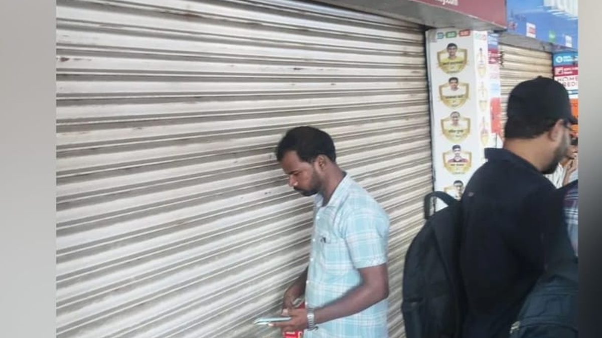 रांची में कोचिंग संस्थानों की सुरक्षा व्यवस्था की जांच करती नगर निगम की टीम