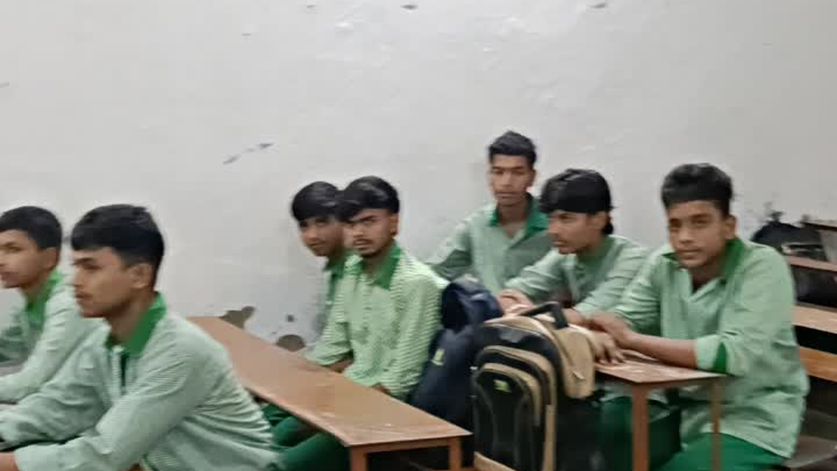 देवघर में वीडियो कॉल के माध्यम से स्कूलों की निगरानी की प्रतीकात्मक तस्वीर
