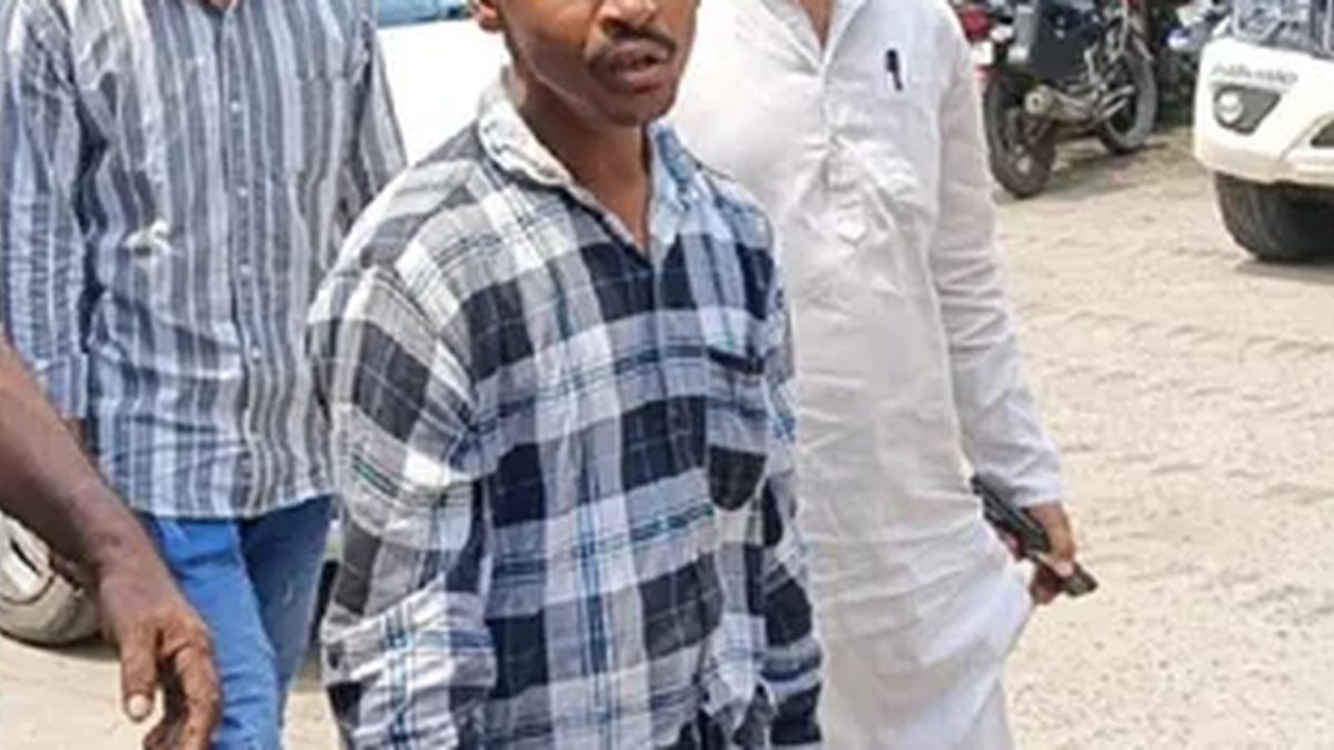 राजमहल में नौ साल बाद परिवार के पास लौटे यासीन शेख