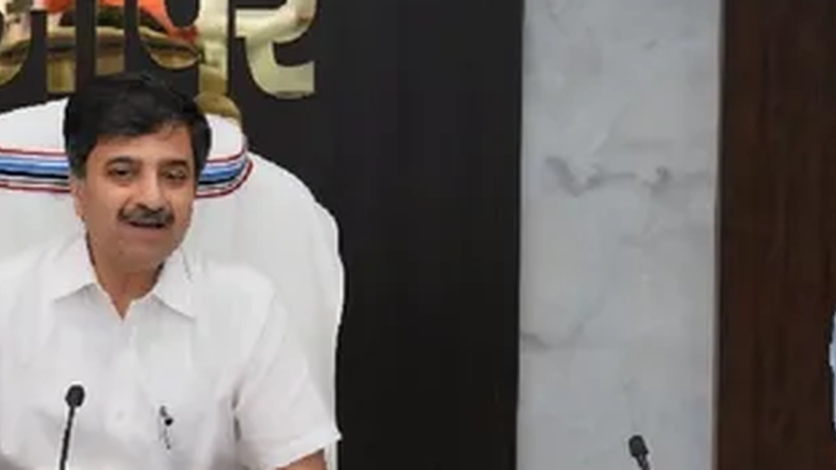 धनबाद क्षेत्र में त्योहारी भीड़ के लिए स्पेशल ट्रेन और स्टेशन प्रबंधन की तैयारी