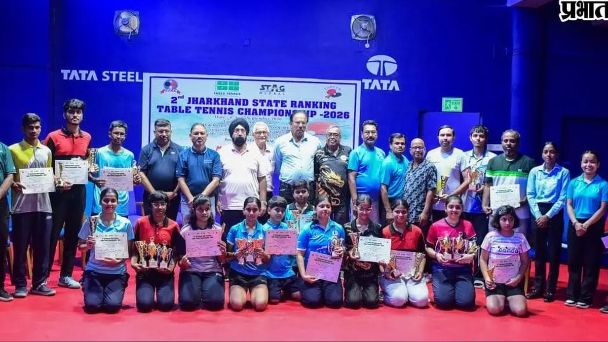 जमशेदपुर में झारखंड स्टेट रैंकिंग टेबल टेनिस चैंपियनशिप की विजेता अंशिका महाजन