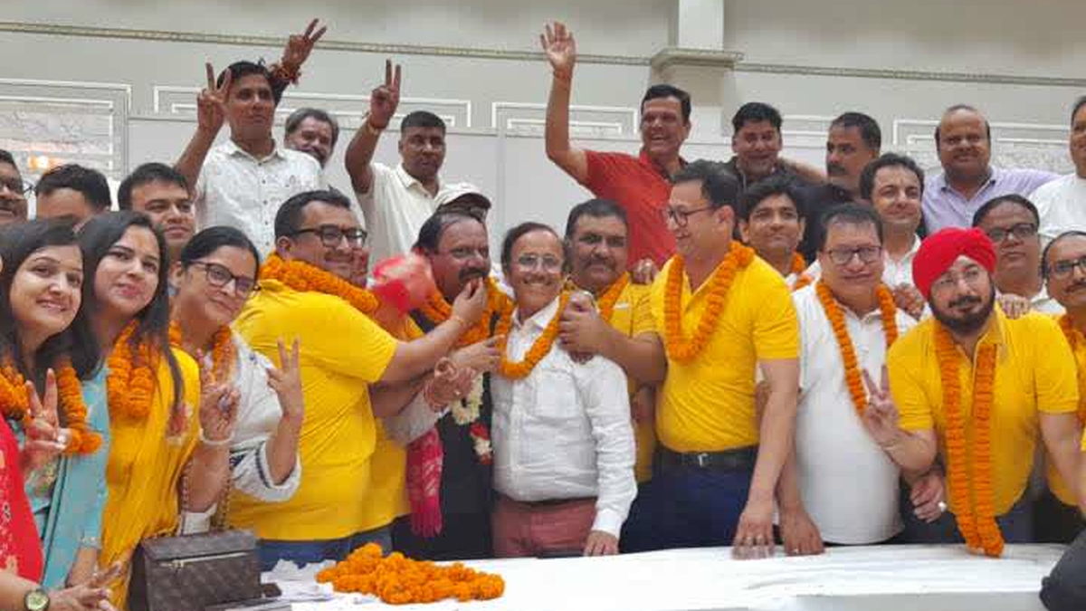 रांची में झारखंड चैंबर की नई कार्यकारिणी के चुनाव की मतदान प्रक्रिया