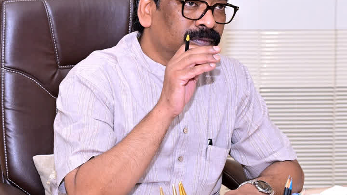 रांची के बड़गांई जमीन मामले में मुख्यमंत्री हेमंत सोरेन की अदालत में पेशी से जुड़ी खबर