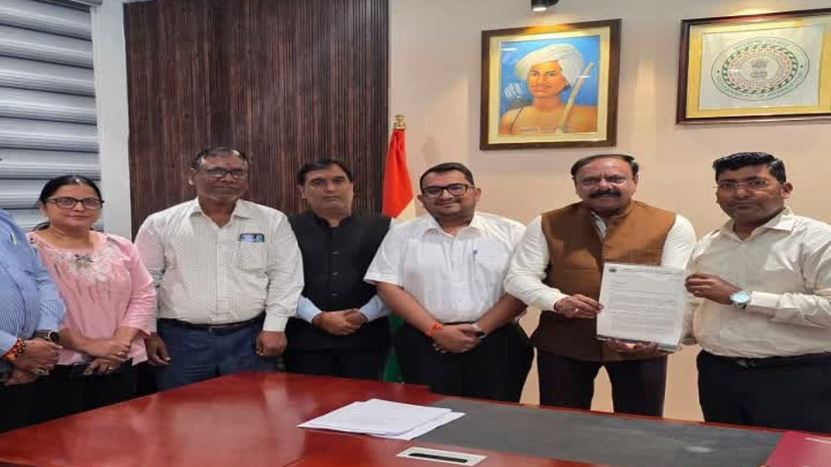 रांची के सुकुरहुटू ट्रांसपोर्ट नगर के संचालन को लेकर परिवहन सचिव से मिला चैंबर प्रतिनिधिमंडल