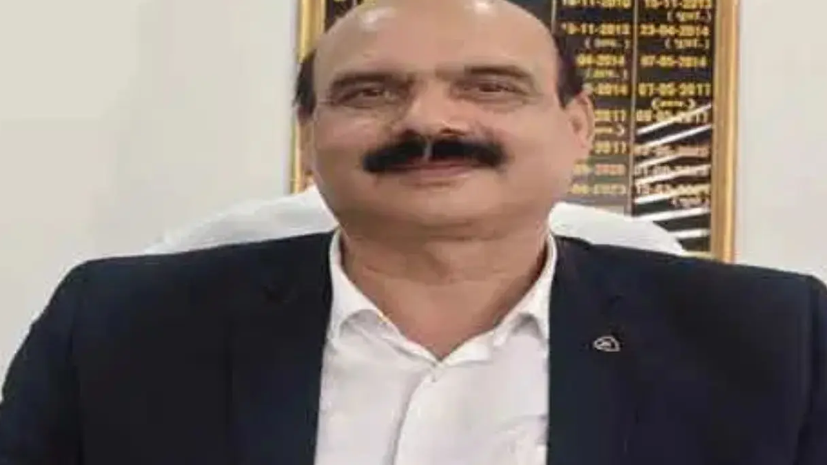 नीलांबर-पीतांबर विश्वविद्यालय के कुलपति डॉ. दिनेश कुमार सिंह की फाइल तस्वीर