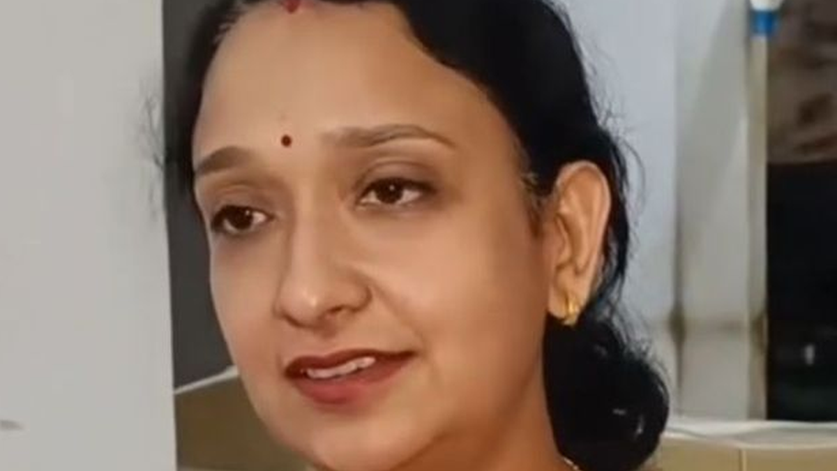 बरमसिया सरकारी मिडिल स्कूल की प्रधानाध्यापिका मुनमुन भट्टाचार्य