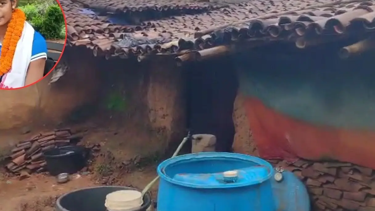 कामडारा में हॉकी खिलाड़ी पार्वती तोपनो का बारिश से क्षतिग्रस्त कच्चा घर