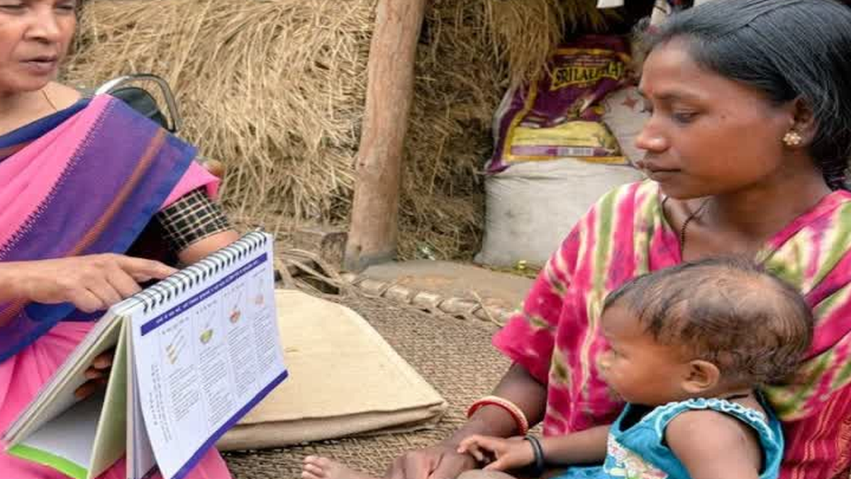 रांची में प्रस्तावित धरने की घोषणा करतीं आंगनबाड़ी सेविका-सहायिकाएं
