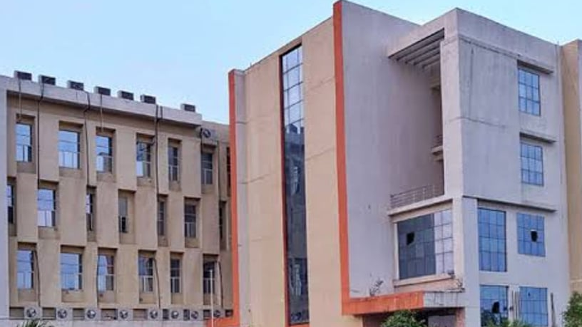 रांची स्थित नेशनल यूनिवर्सिटी ऑफ स्टडी एंड रिसर्च इन लॉ का परिसर