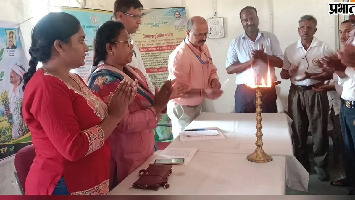 कुड़ू में खेत बचाओ अभियान की कार्यशाला का उद्घाटन करते अतिथि