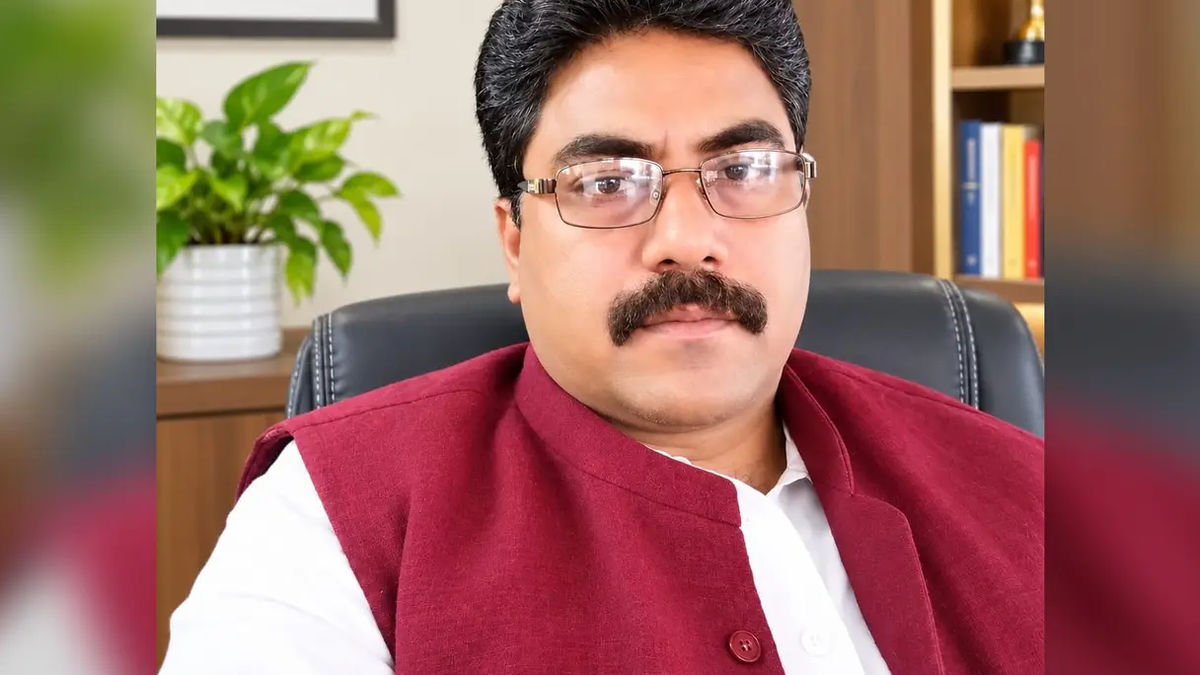 गुमला शहर का ऐतिहासिक टावर चौक, जिसकी स्थिति पर चेंबर ने चिंता जताई