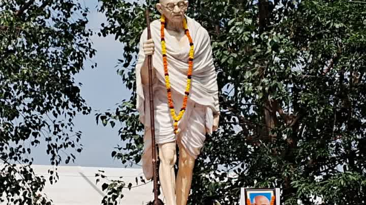 रांची के बापू वाटिका में गांधी जयंती पर आयोजित श्रद्धांजलि कार्यक्रम