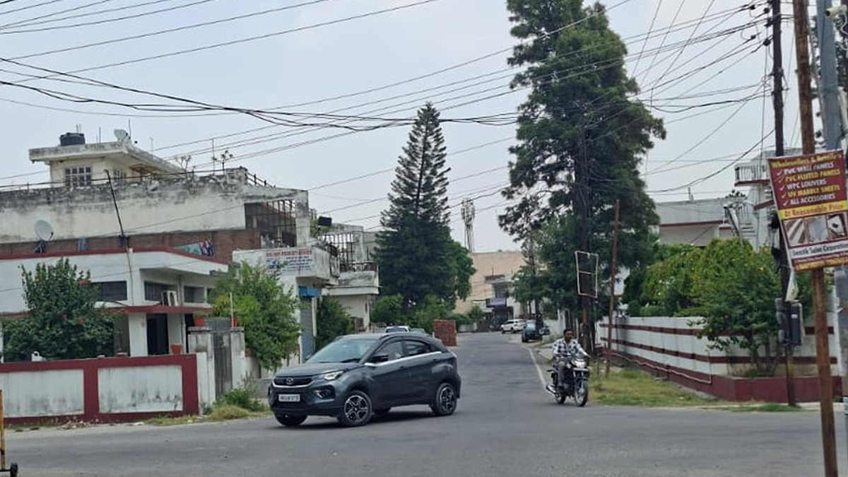 रांची में साफ आसमान और सुबह की हल्की धुंध के बीच शुष्क मौसम