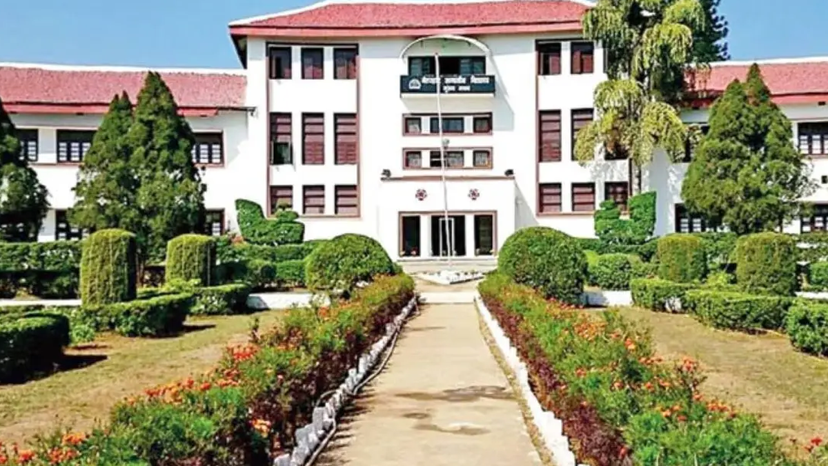 लातेहार स्थित नेतरहाट आवासीय विद्यालय का परिसर