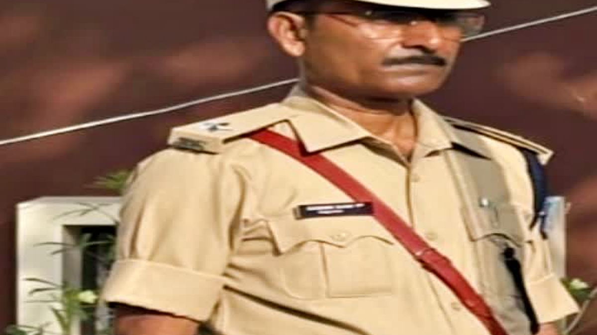दुमका नगर थाना प्रभारी के निलंबन से संबंधित सांकेतिक दृश्य