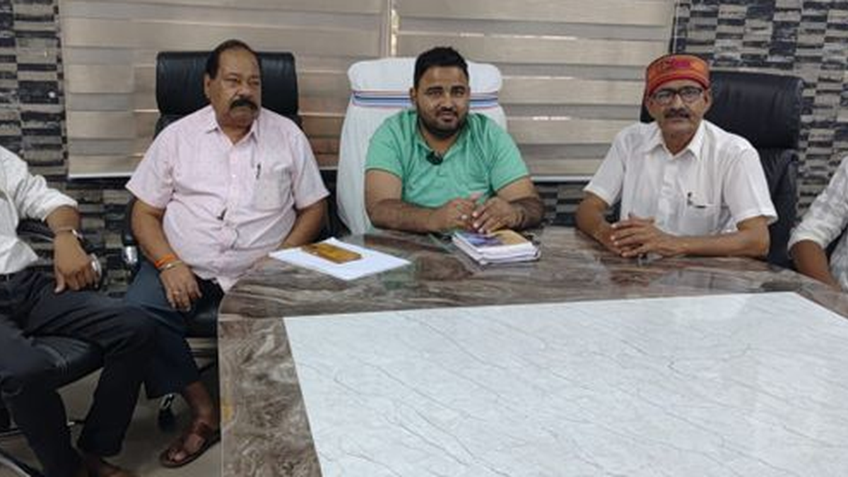 गढ़वा में वोट बचाओ-देश बचाओ मार्च की तैयारी पर जिला कांग्रेस कमेटी की बैठक