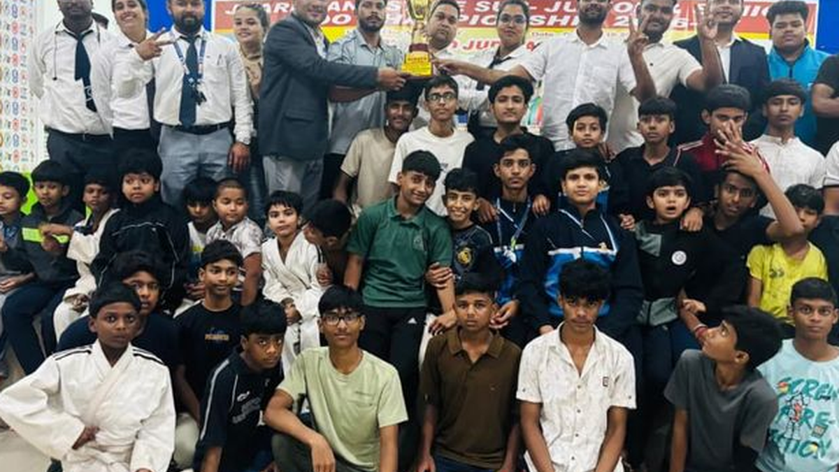 कोडरमा में झारखंड राज्य जूडो प्रतियोगिता के विजेता खिलाड़ी और अतिथि