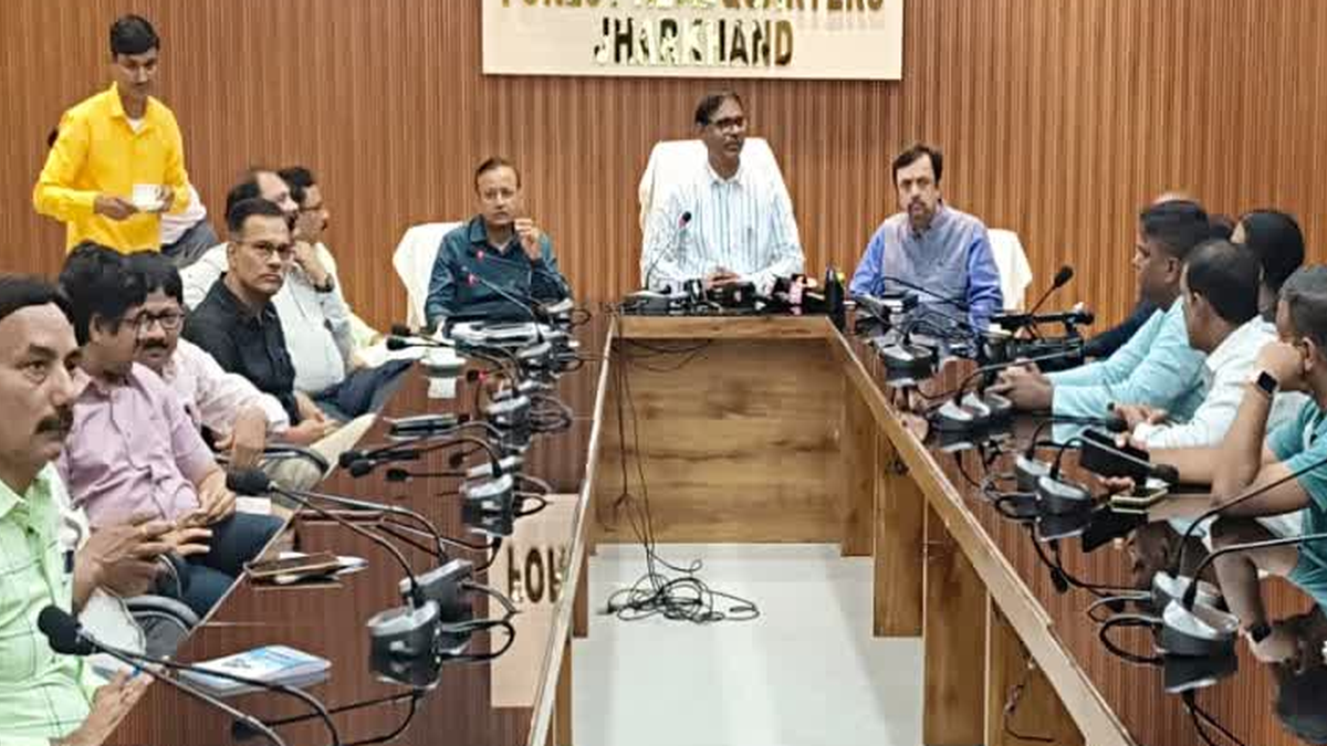 रांची में नेशनल फॉरेस्ट्री कांग्रेस के ब्रोशर और वेब पोर्टल का लोकार्पण