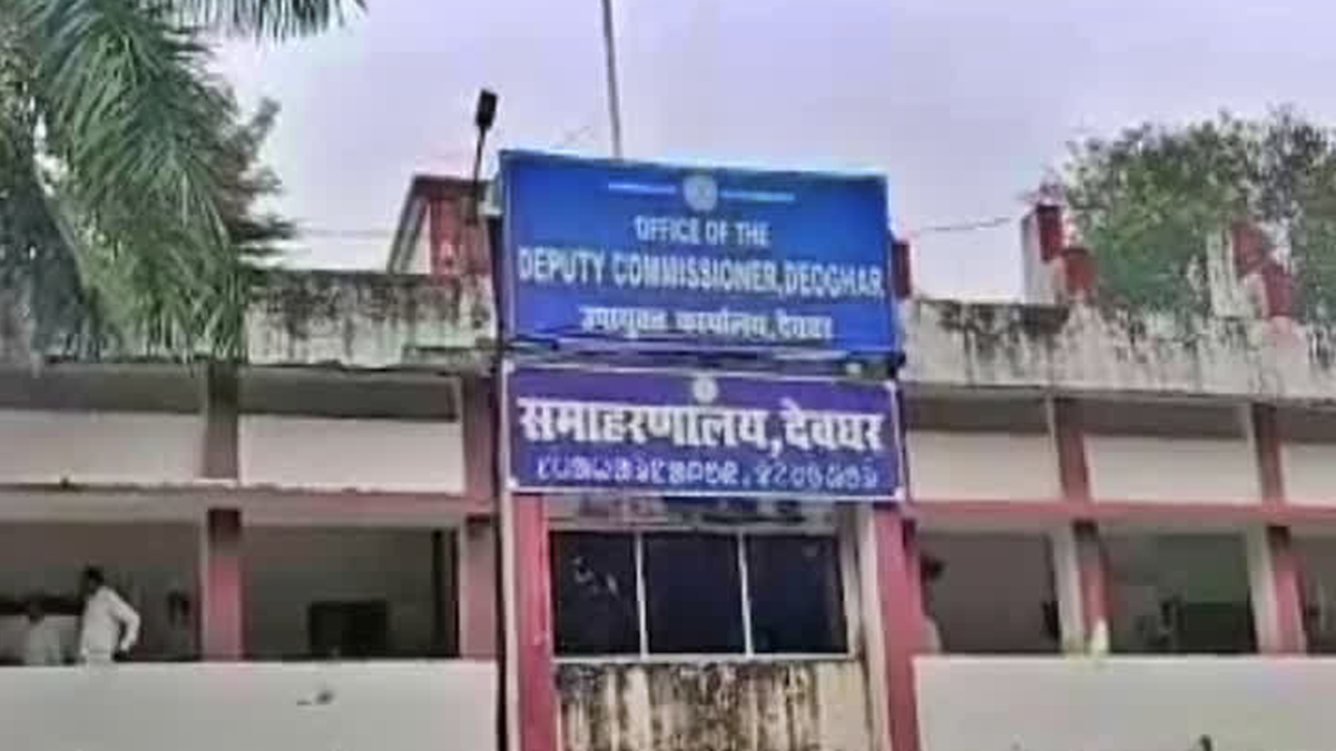 देवघर के विद्यालय में बच्चों की बुनियादी शैक्षणिक दक्षता का आकलन