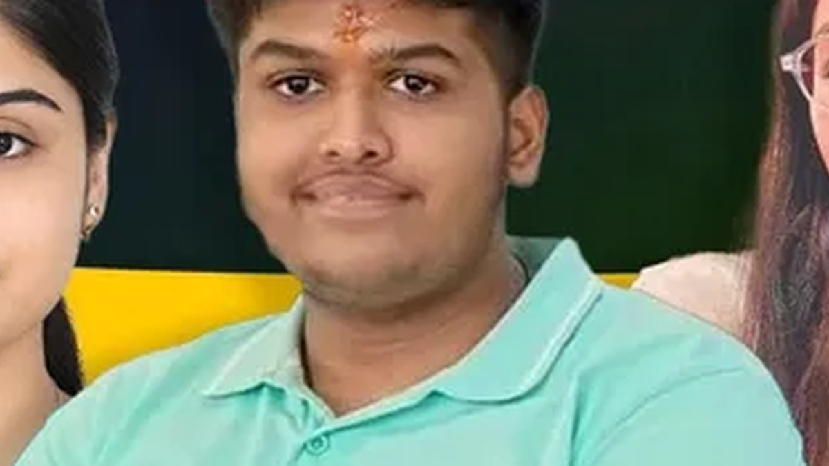 सीए इंटरमीडिएट परीक्षा में जमशेदपुर के शीर्ष तीन विद्यार्थी हर्षित, विशाखा और रितिका