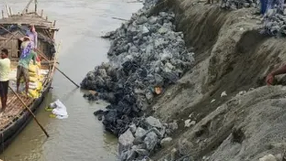 साहिबगंज-बरहड़वा रेलखंड पर कटावरोधी कार्य के बाद परिचालन बहाली की तैयारी