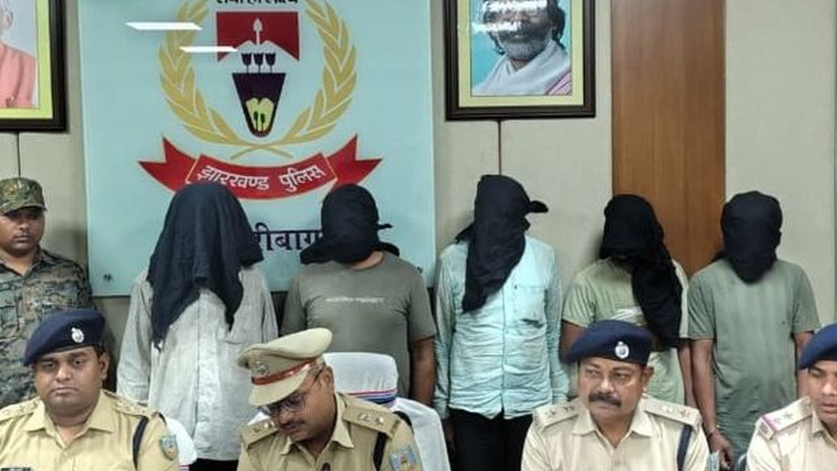 हजारीबाग के सिंघरावां ज्वेलरी लूट मामले में बरामद आभूषण और पुलिस की कार्रवाई