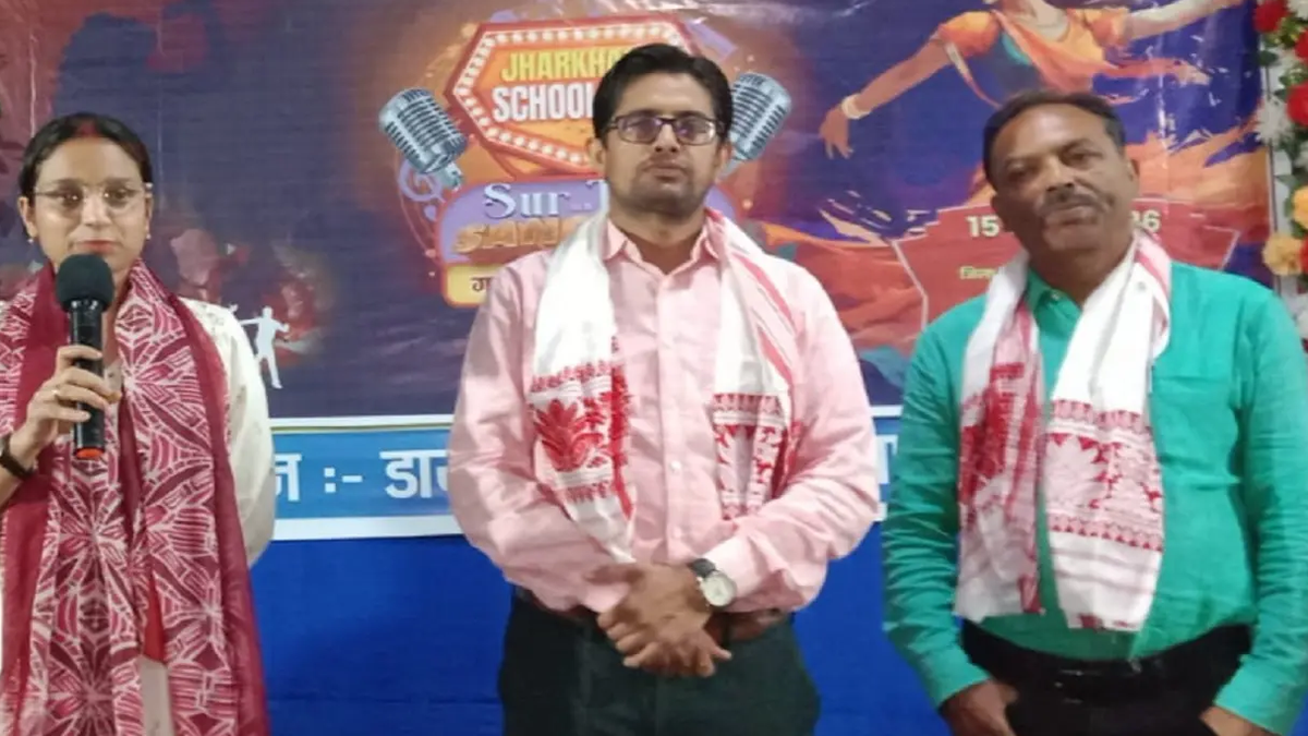 हजारीबाग में आयोजित स्कूल टैलेंट सर्च नृत्य एवं गायन प्रतियोगिता