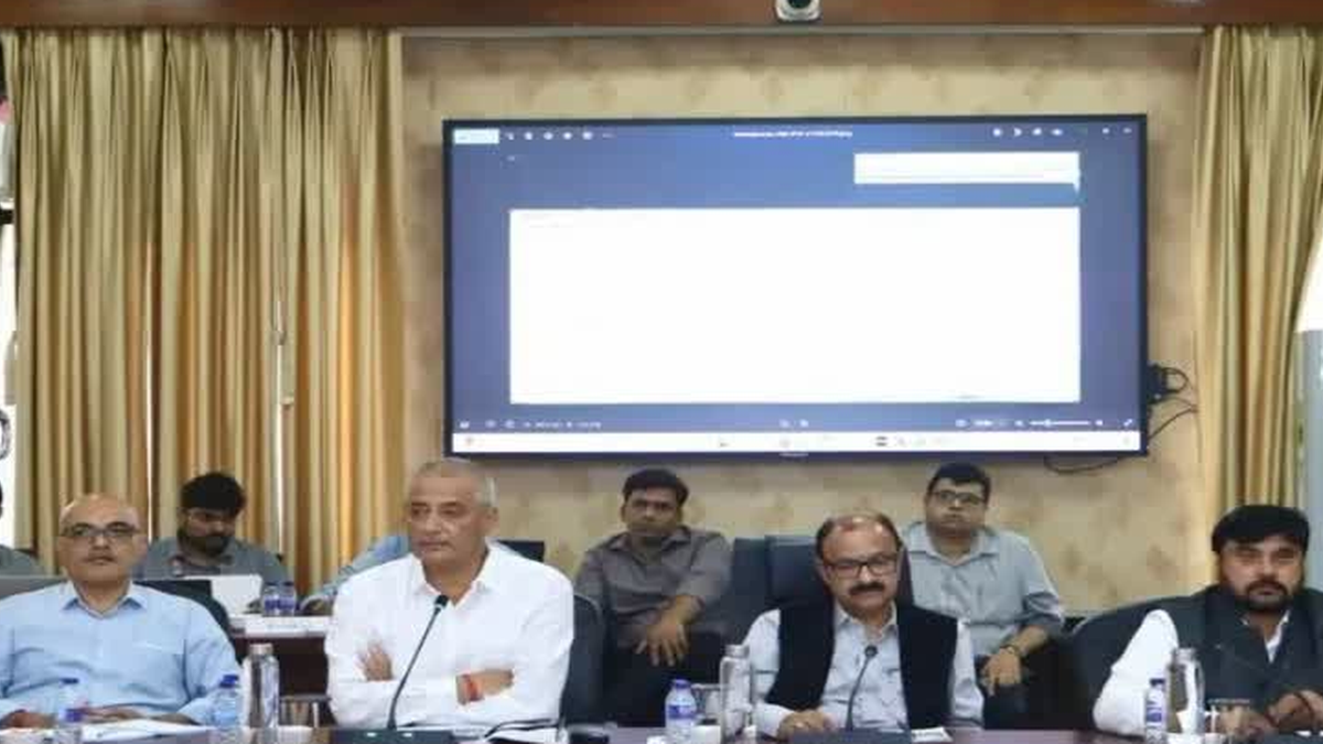 धनबाद के कोयला भवन में बीसीसीएल वॉशरी संचालन की समीक्षा बैठक