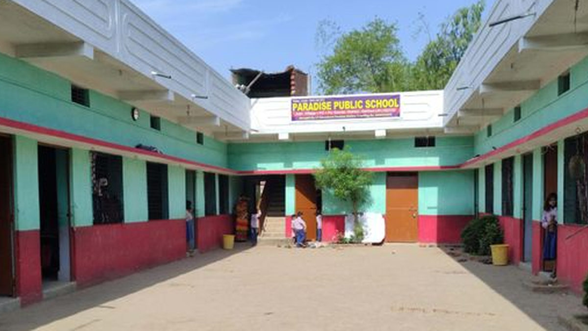 डंडई स्थित पैराडाइज पब्लिक स्कूल की स्वच्छ विद्यालय पुरस्कार में चयन संबंधी खबर