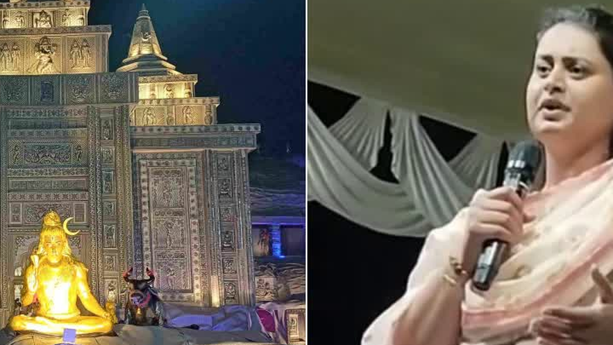 आदित्यपुर के एम टाइप मैदान में दुर्गा पूजा पंडाल के उद्घाटन का दृश्य